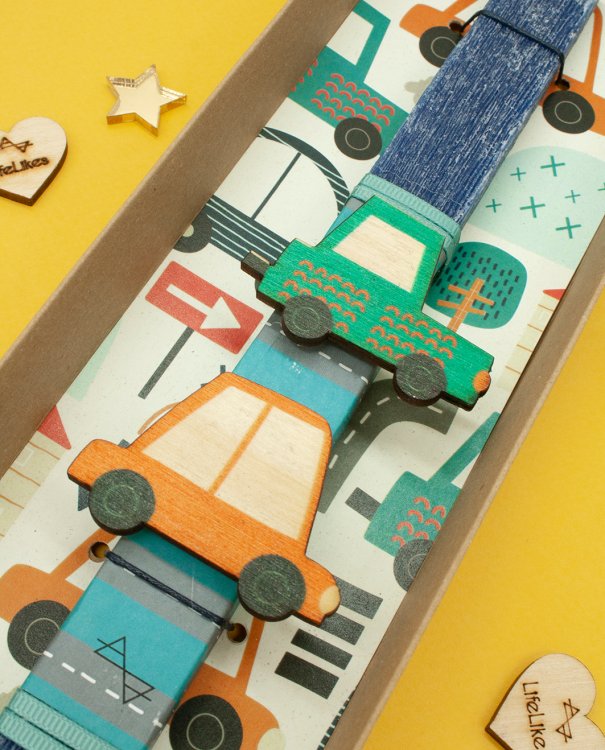 Λαμπάδα 'Αυτοκινητοδρομίες' σε κουτί