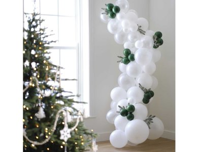 Χριστουγεννιάτικη Αψίδα από άσπρα και πράσινα Μπαλόνια με χιονισμένα κλαδάκια